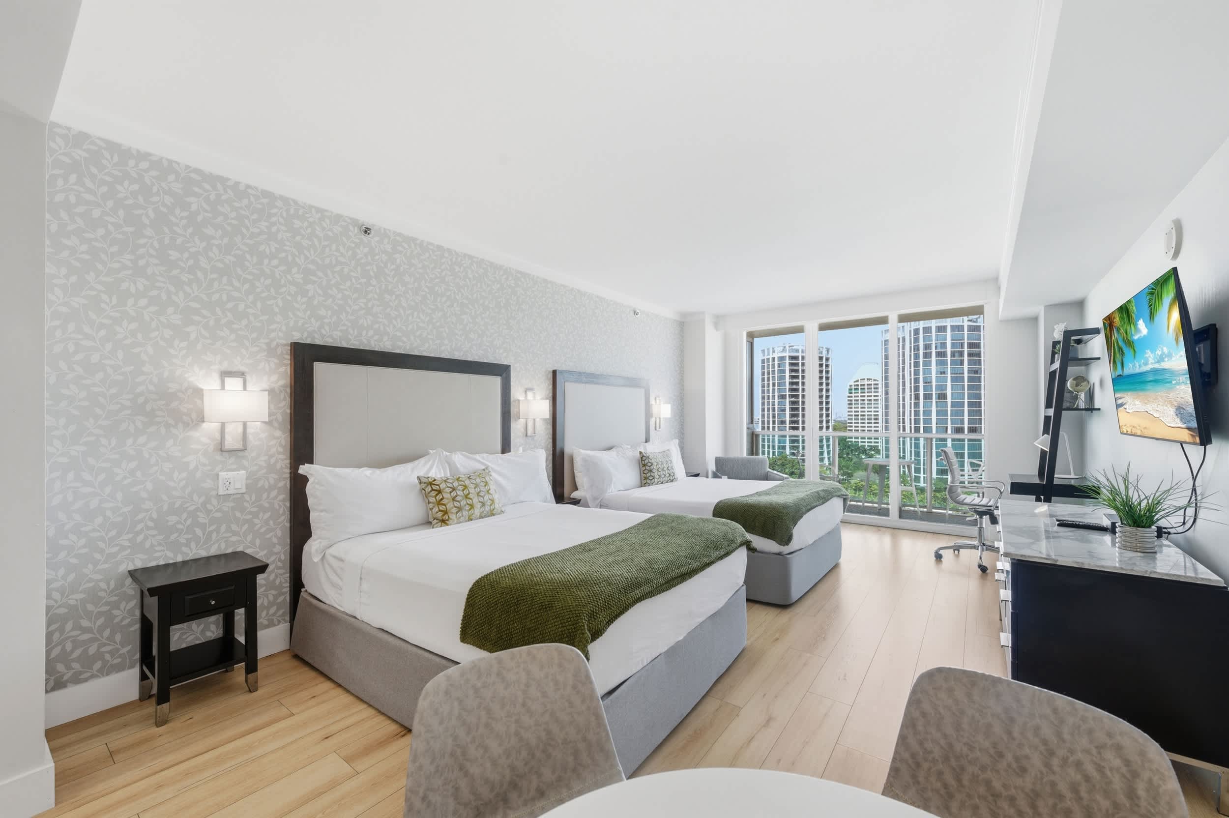 Bright double BR with stunning city views