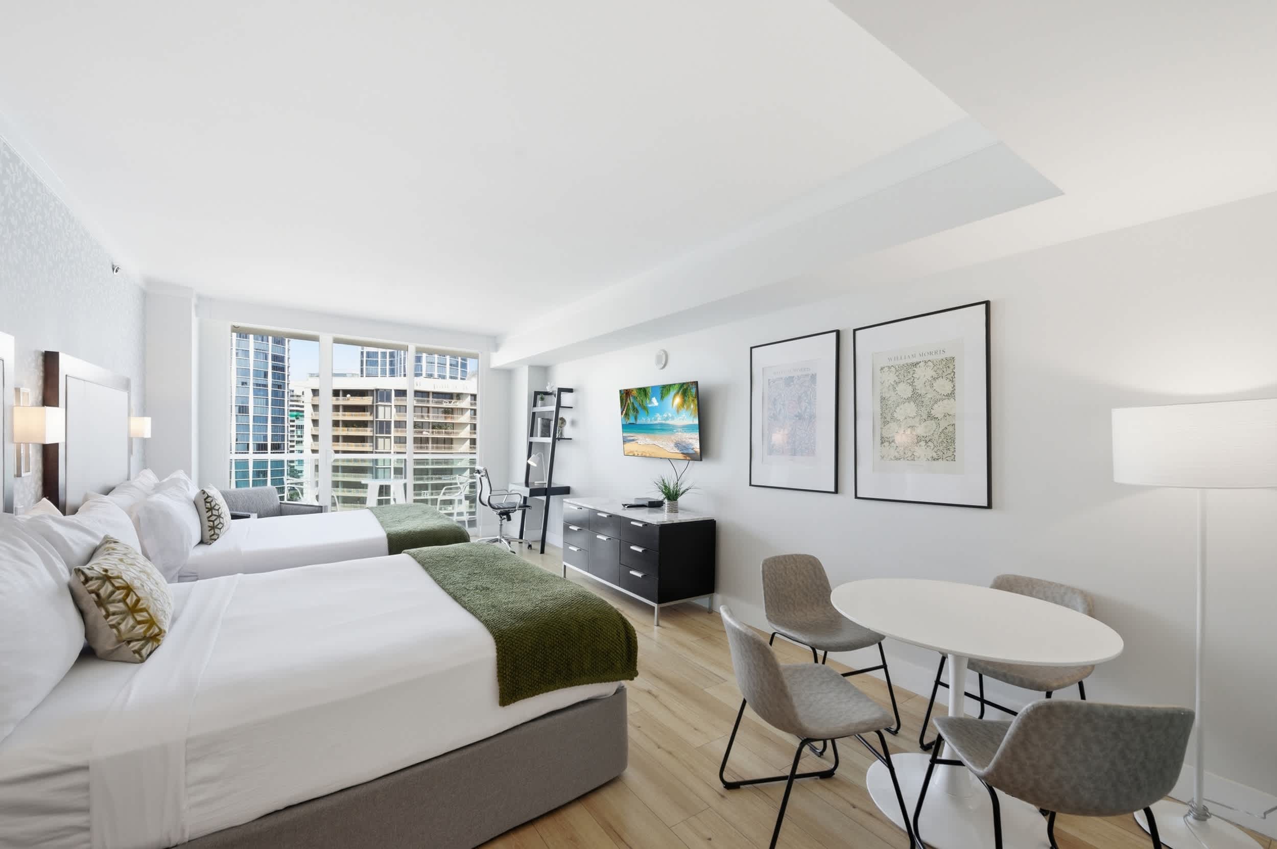 Double BR with stunning city views