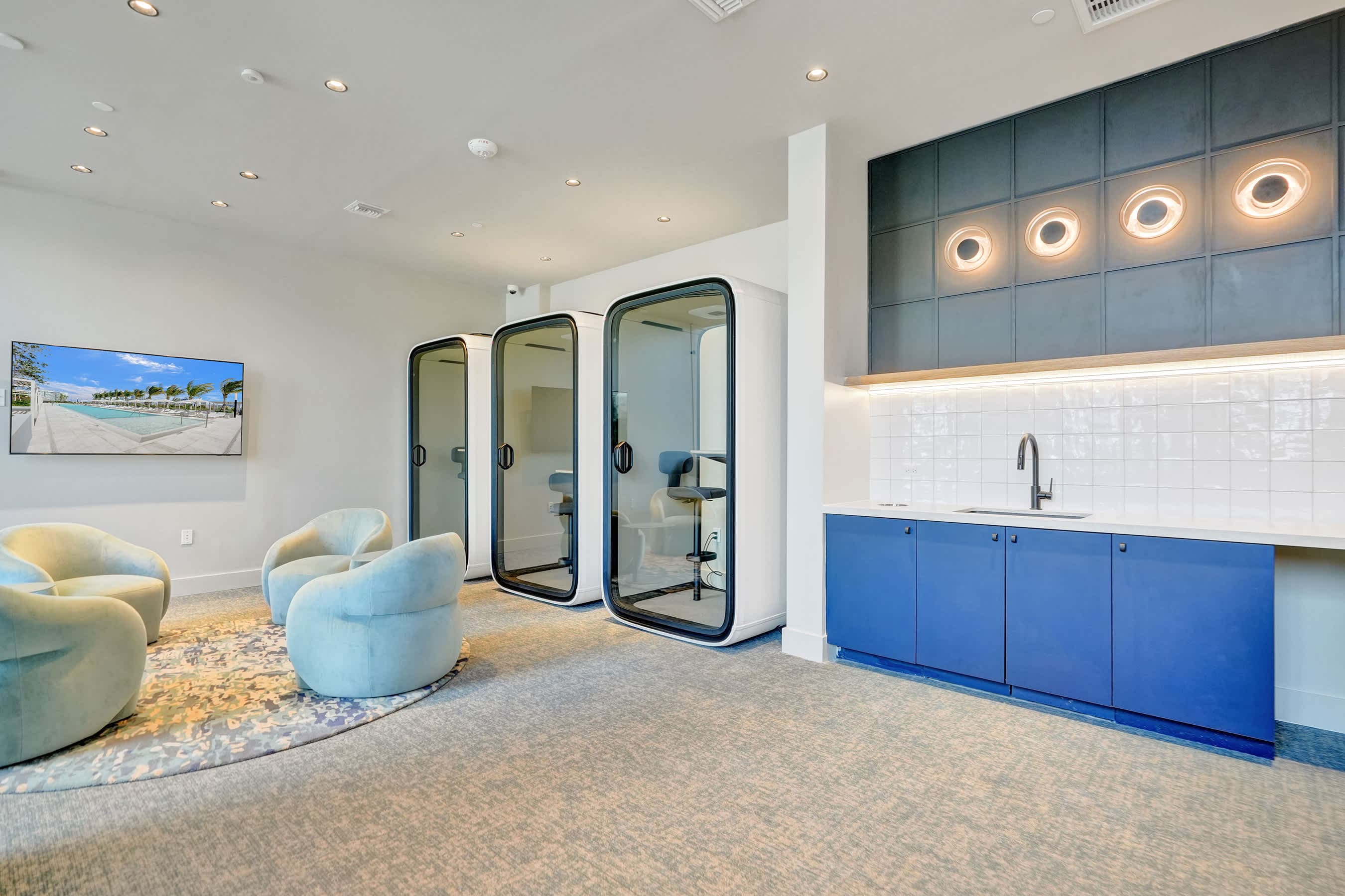 Stylish community lounge area to meet and unwind.