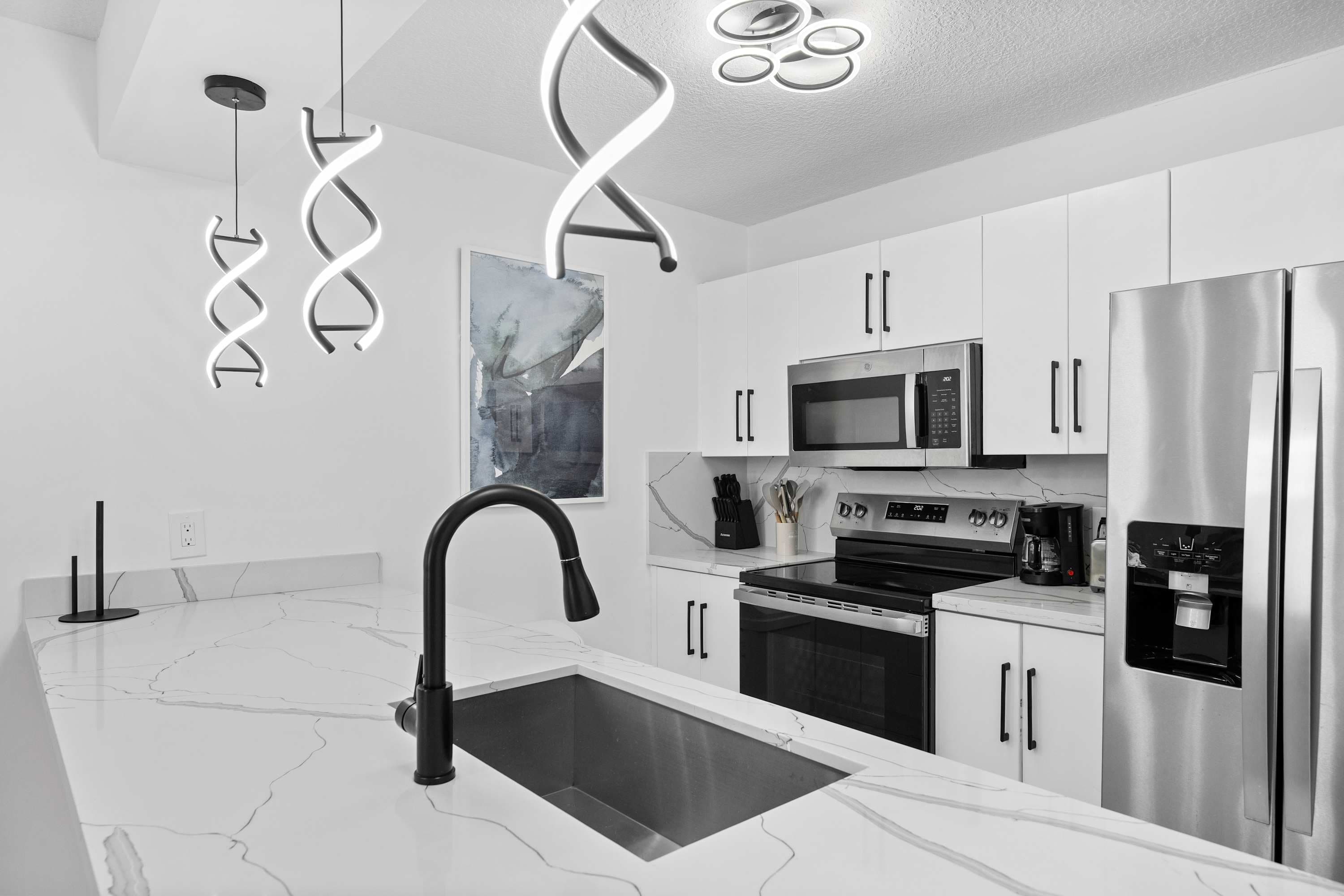 Luxury Brickell With City Views & Rooftop Pool