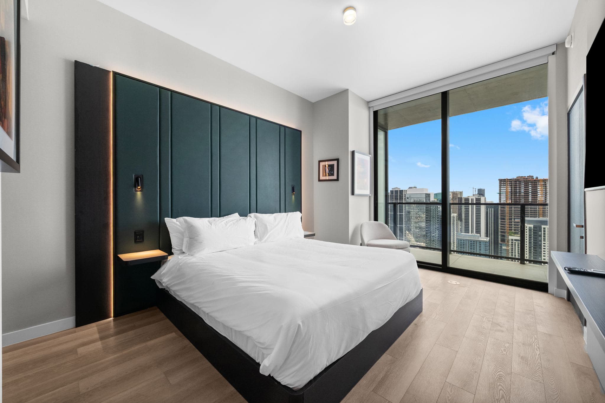 Luxury E11EVEN Skyline Views & ELITE Amenities