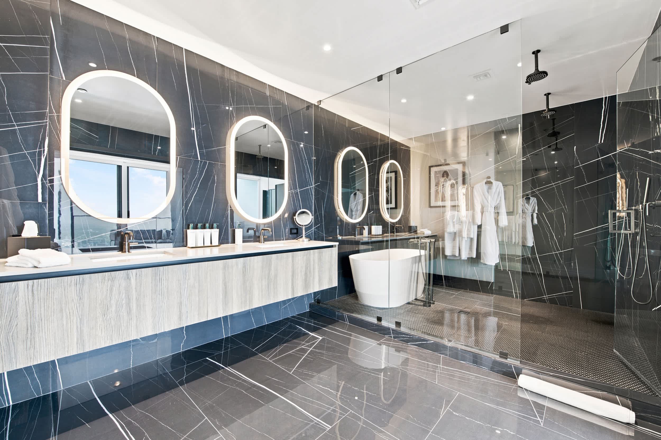 Luxury Sky Penthouse with Ocean & City Views