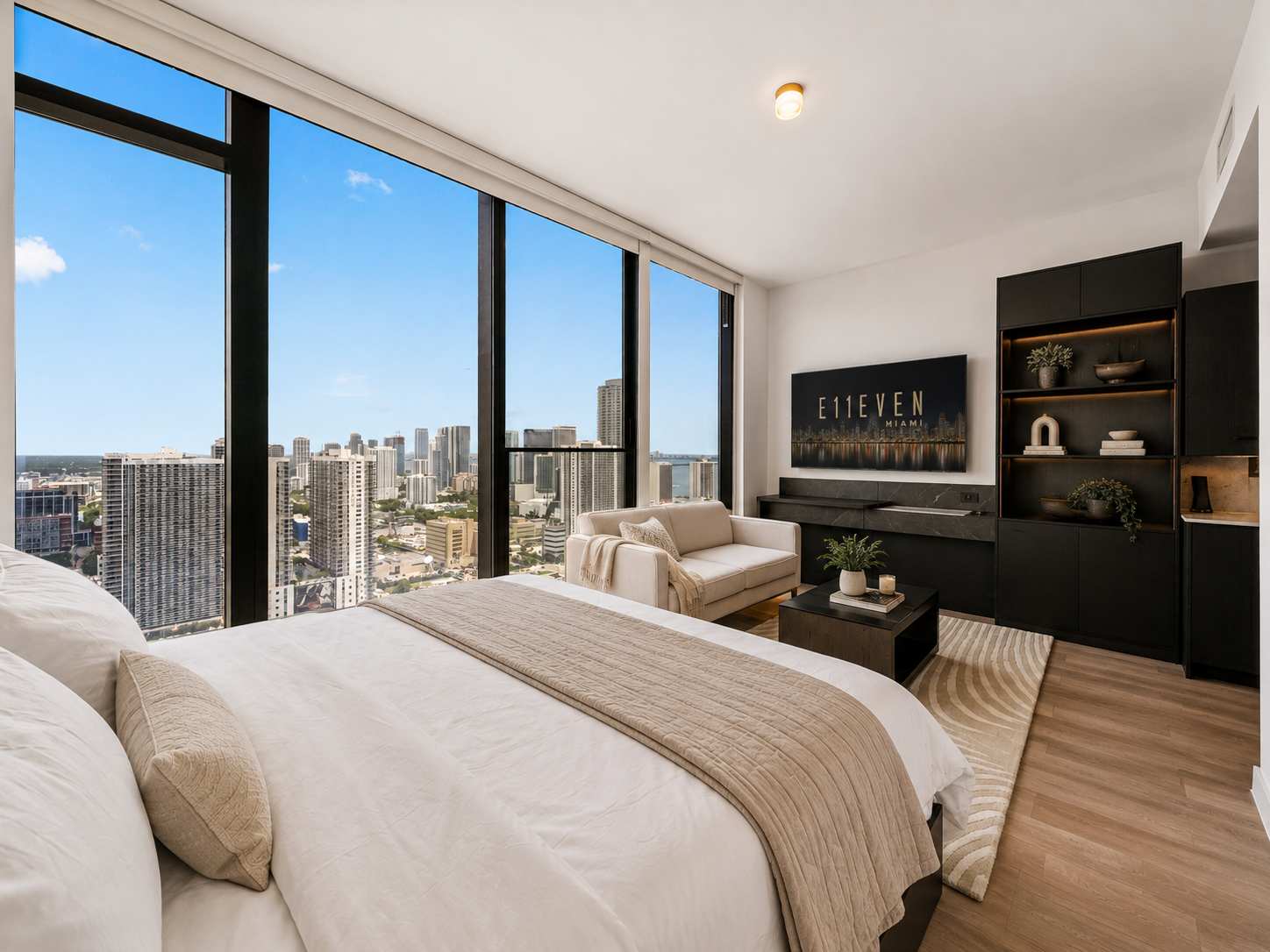 Luxury E11EVEN 22nd Floor Suite w/ City & Bay View
