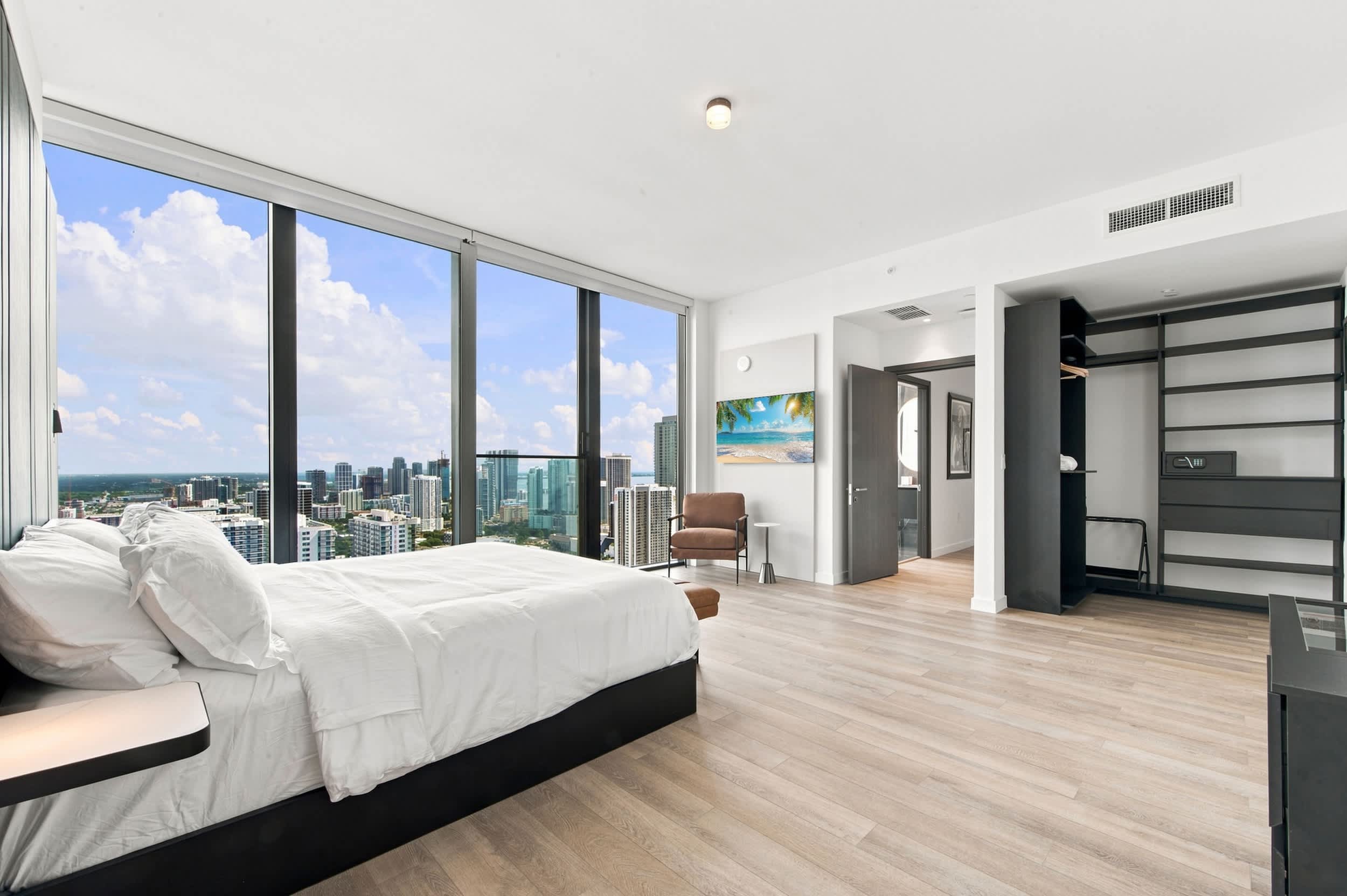 E11EVEN 53rd Floor Luxury Residence Stunning Views