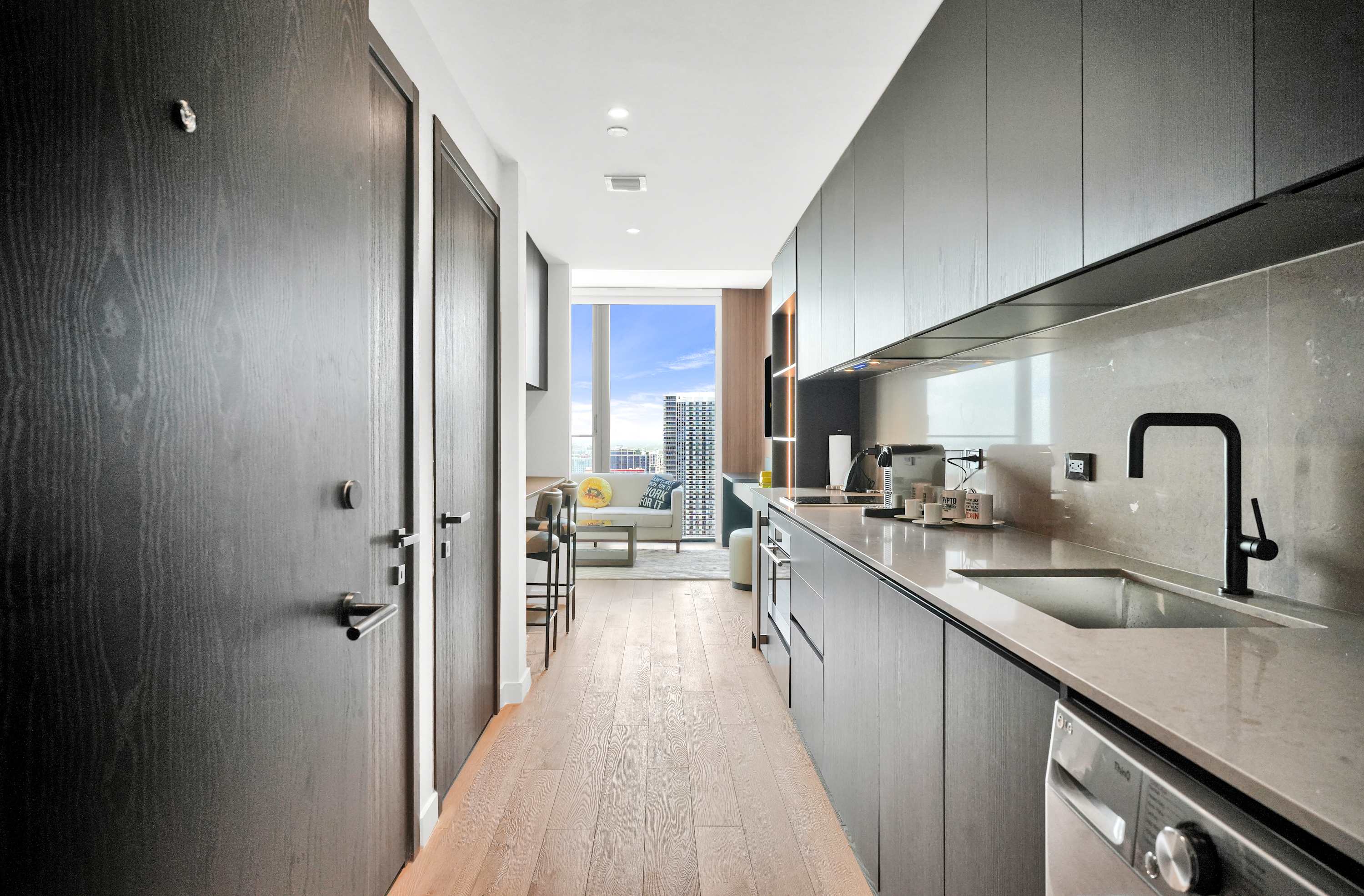Luxury Downtown Miami Studio with Resort Amenities