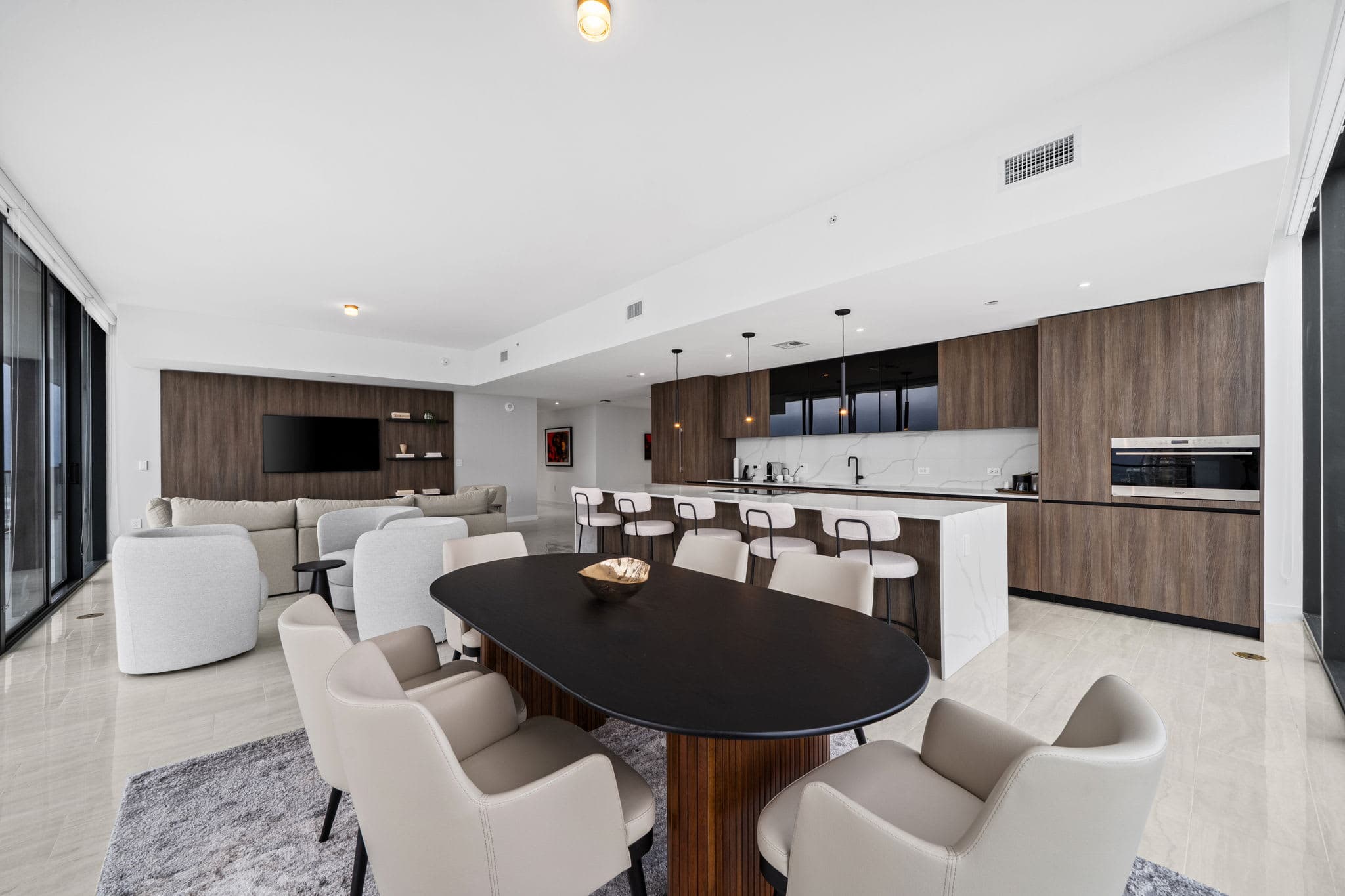 61st Floor Signature Sky Penthouse Panoramic Views