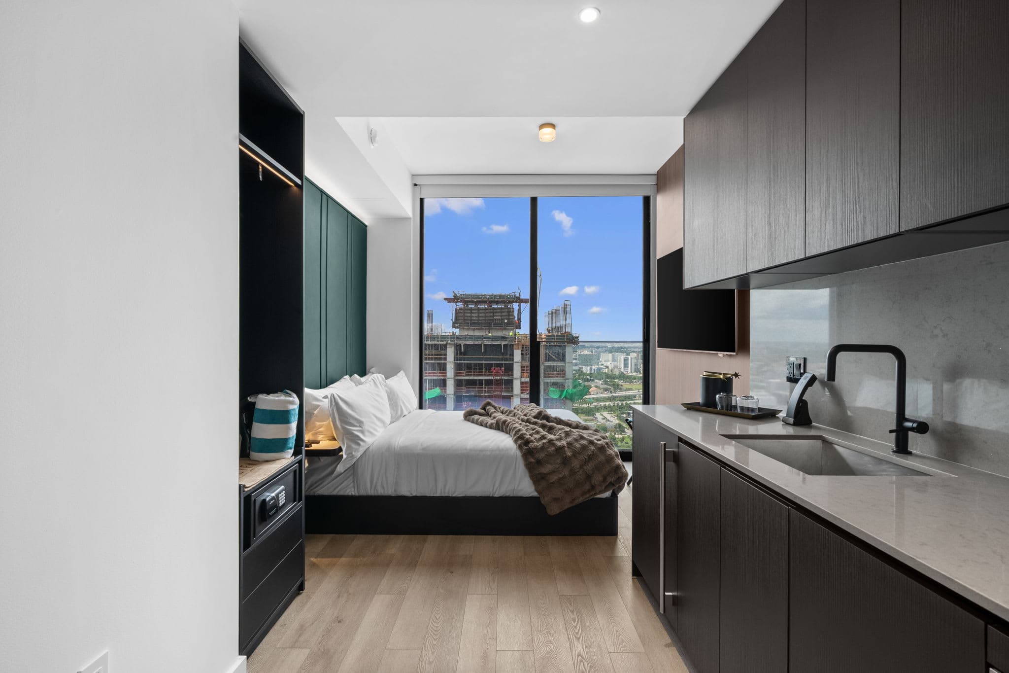 Stunning Studio at E11EVEN Residences Rooftop Pool