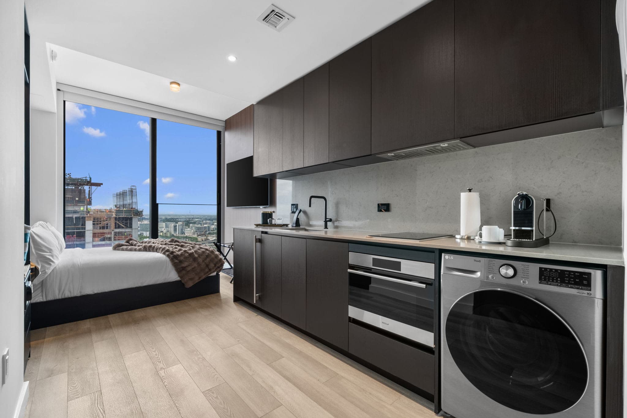 Stunning Studio at E11EVEN Residences Rooftop Pool