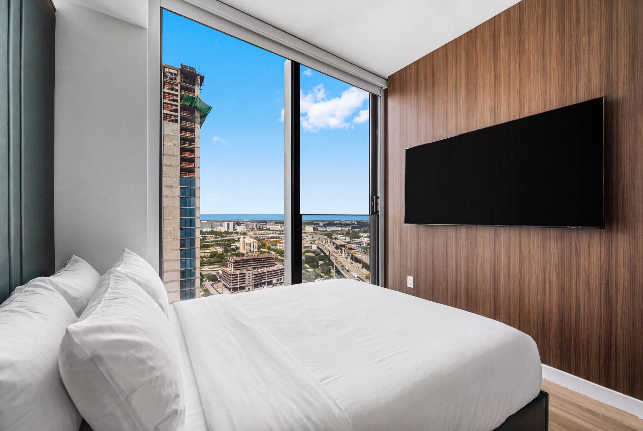 Luxury Studio at E11EVEN Residences Rooftop Pool