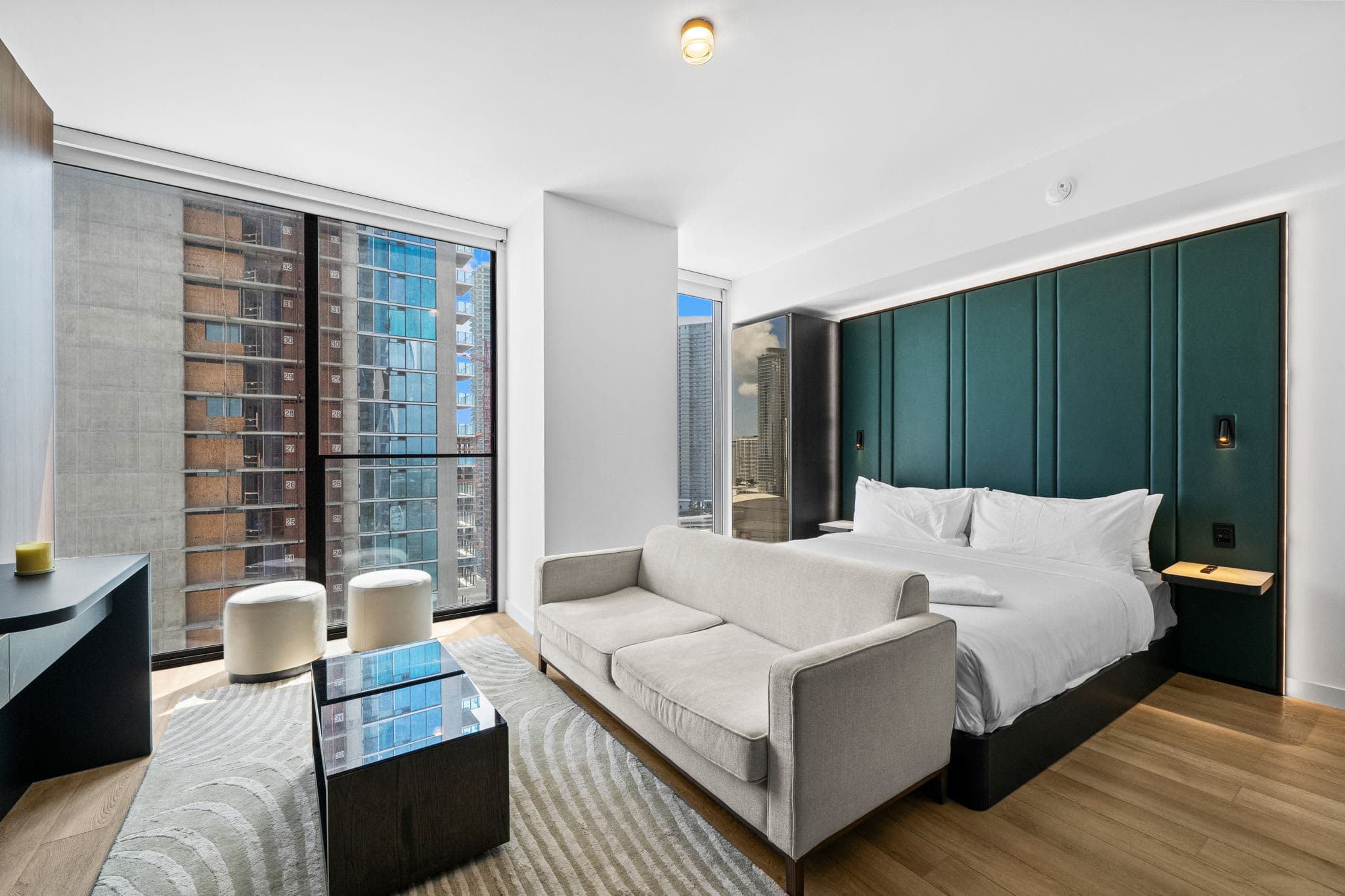 Luxury E11EVEN Suite with Elite Pool & Views