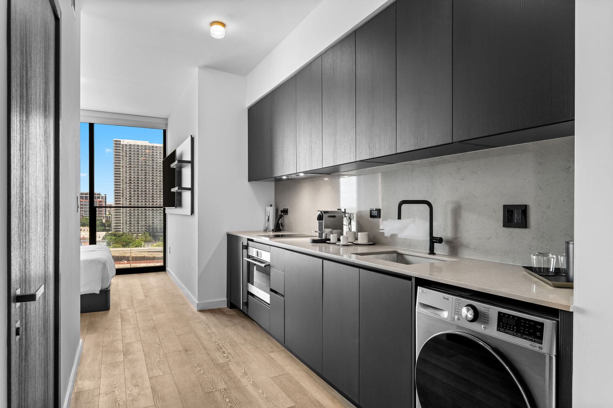 29th Floor E11EVEN Residences Suite Rooftop Pool