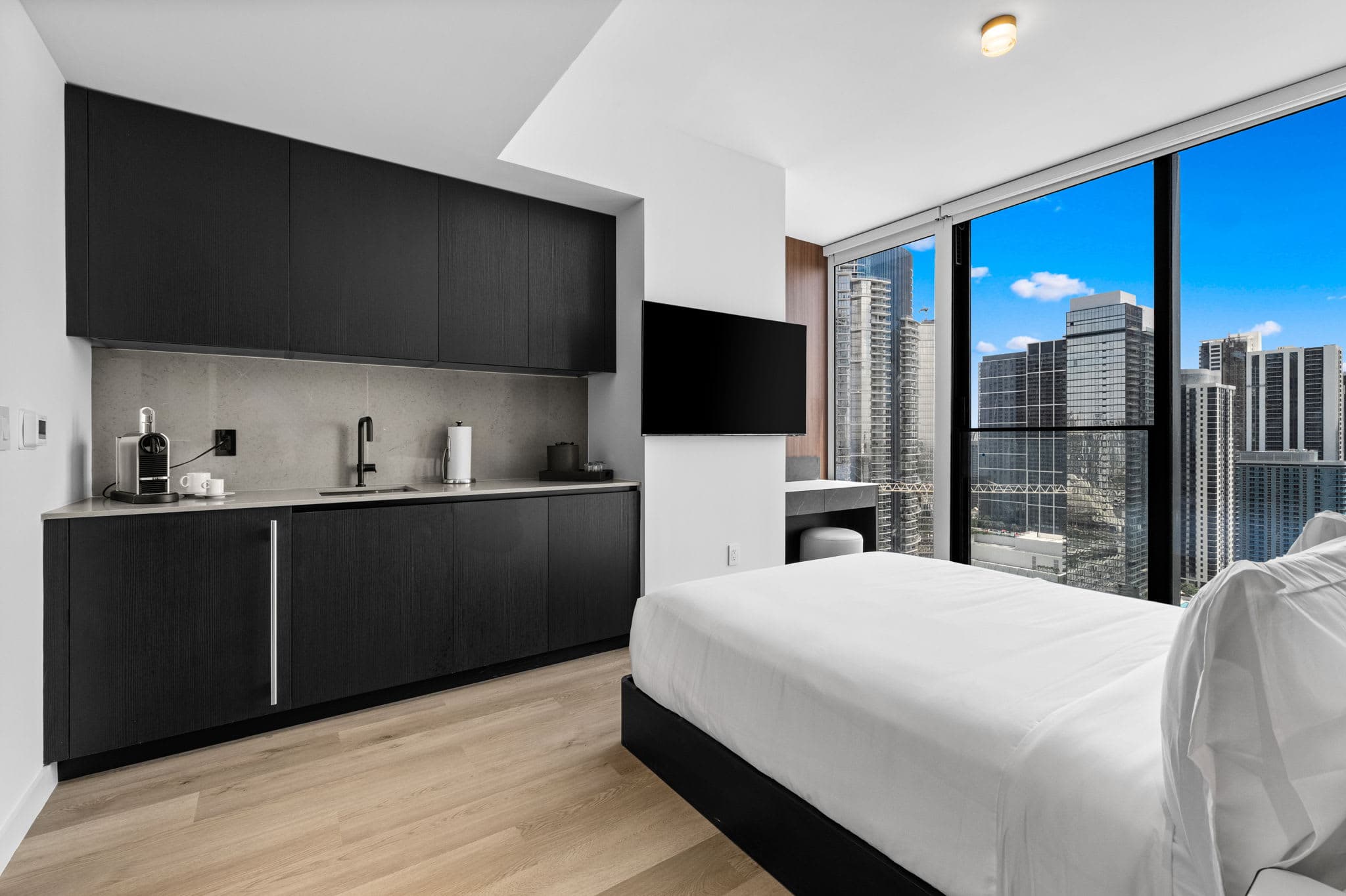 E11EVEN Executive Suite | City Views