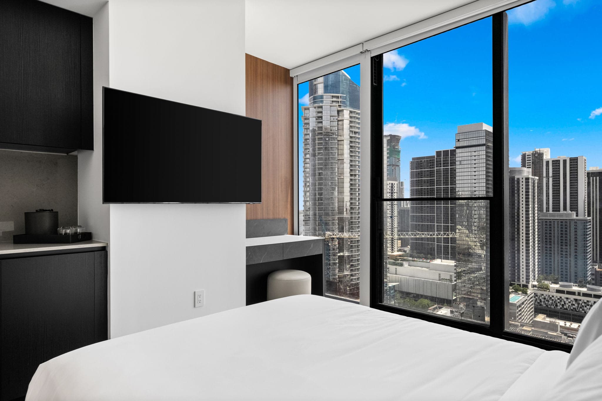 E11EVEN Executive Suite | City Views