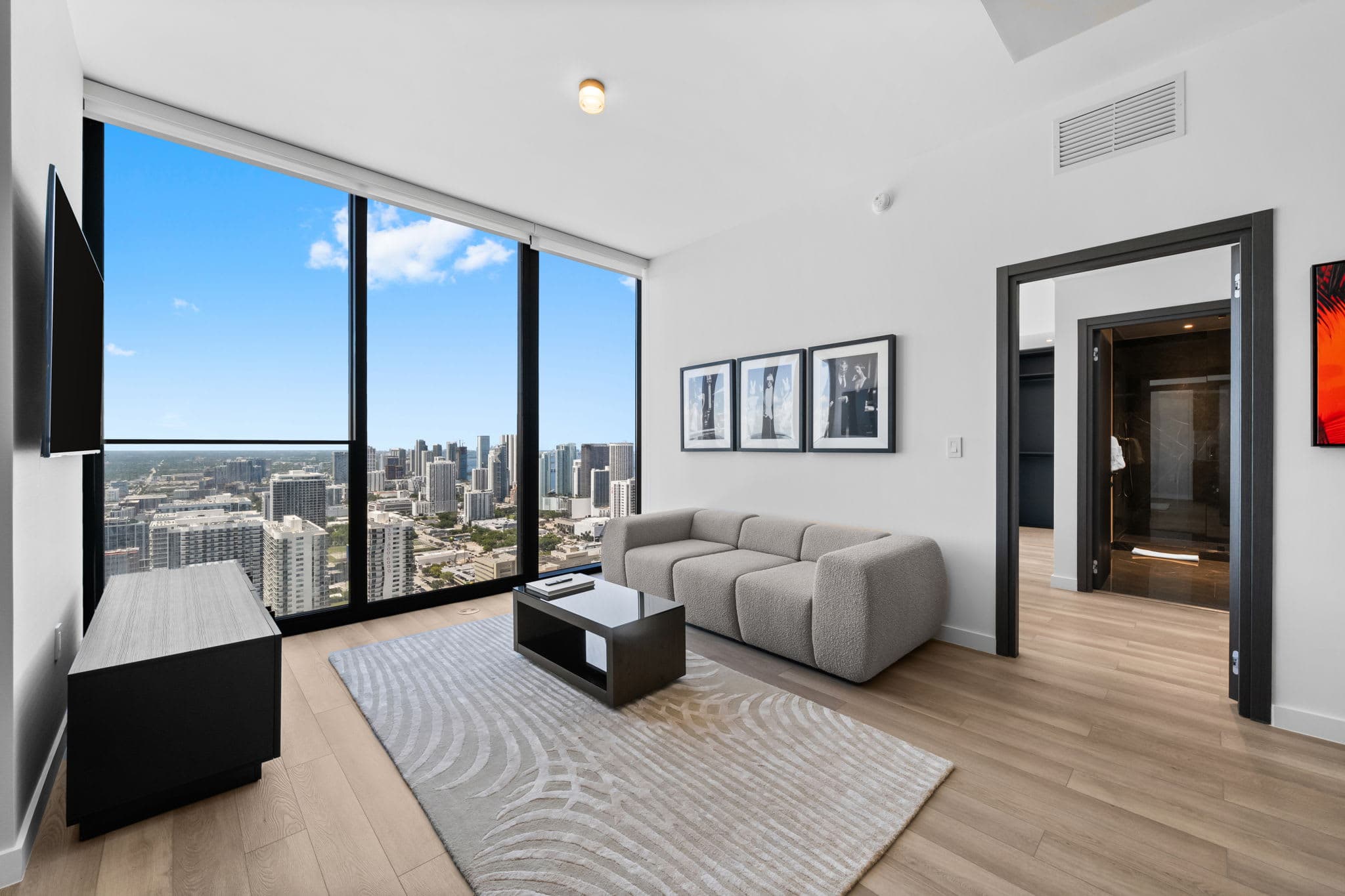 E11EVEN 48th Floor | Bay Views & Rooftop Pool