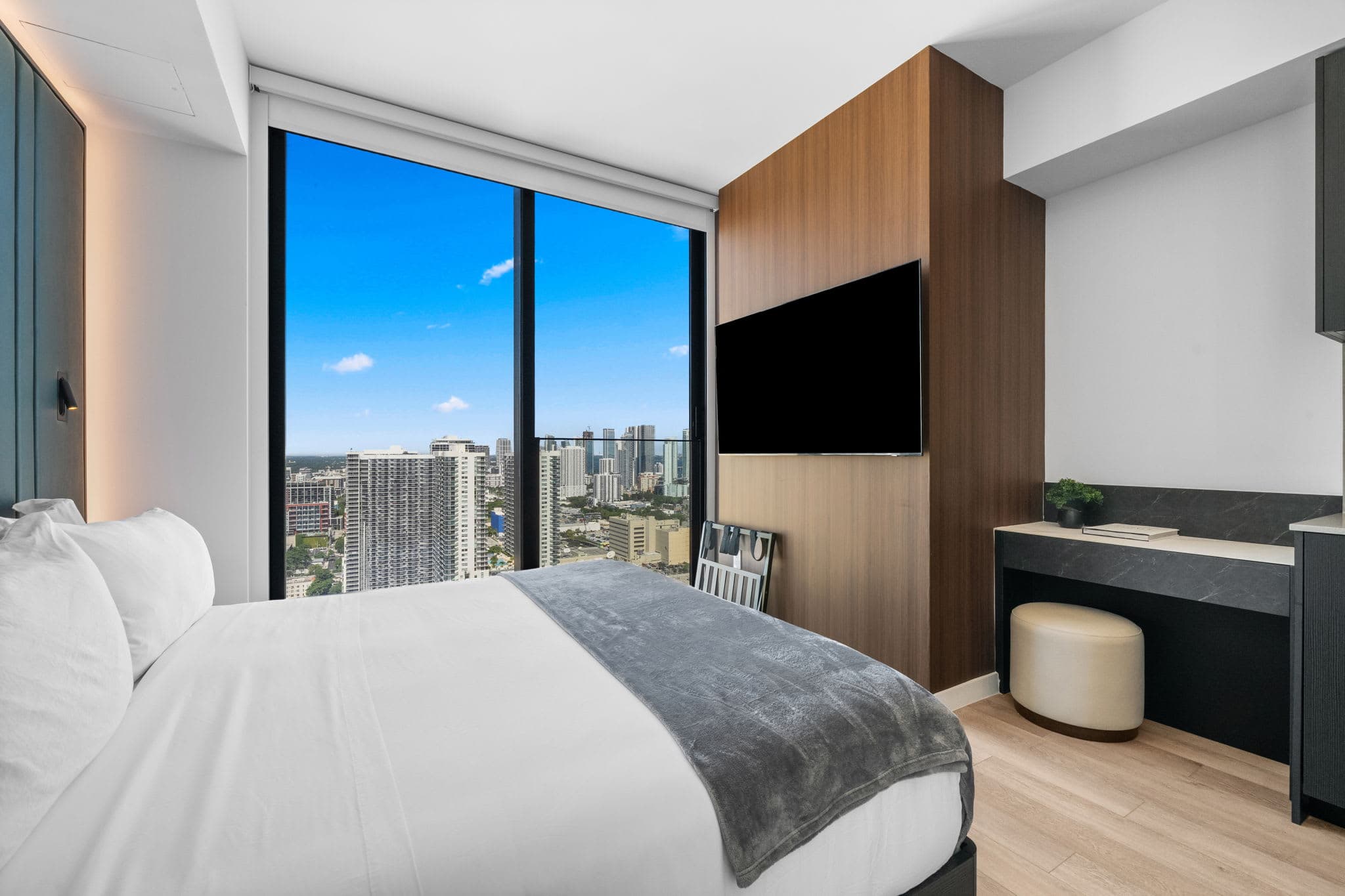 Luxury Suite with Elite Amenities Executive PH