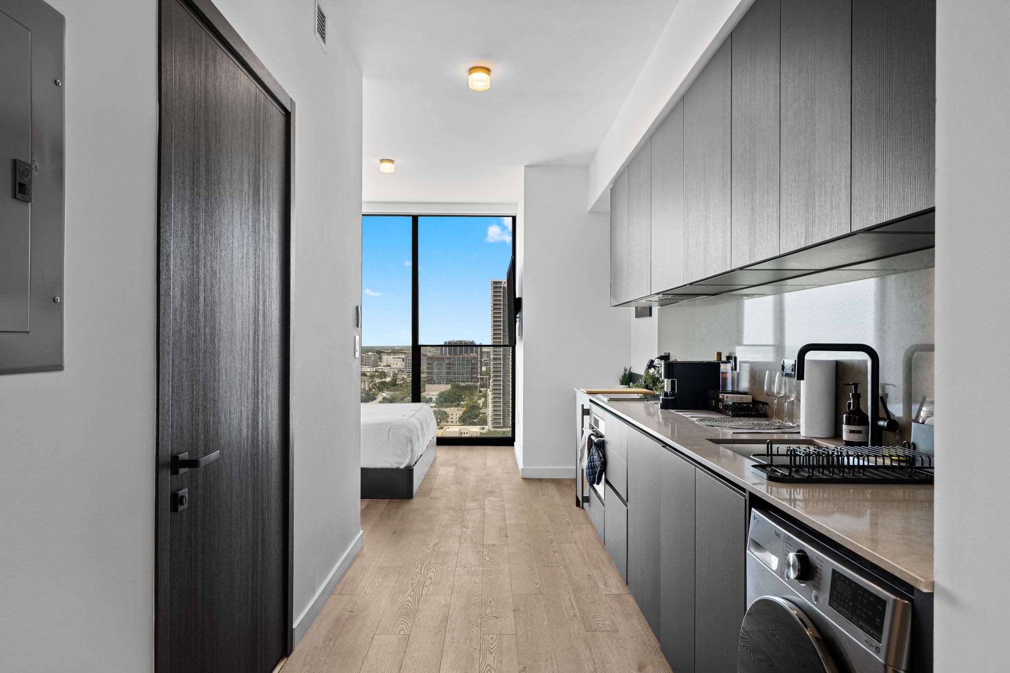 E11EVEN Studio Suite with Rooftop Pool & City Views