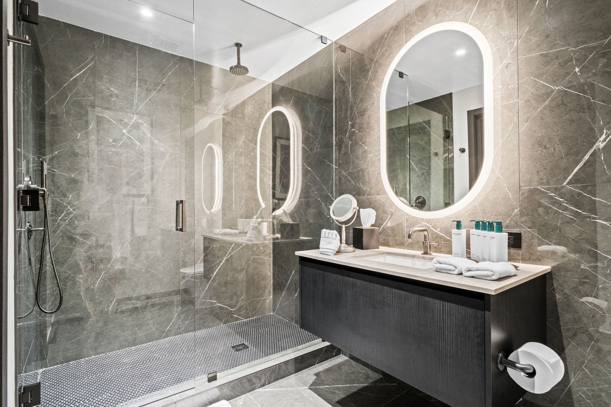 Luxury E11EVEN Suite with Elite Pool & Views