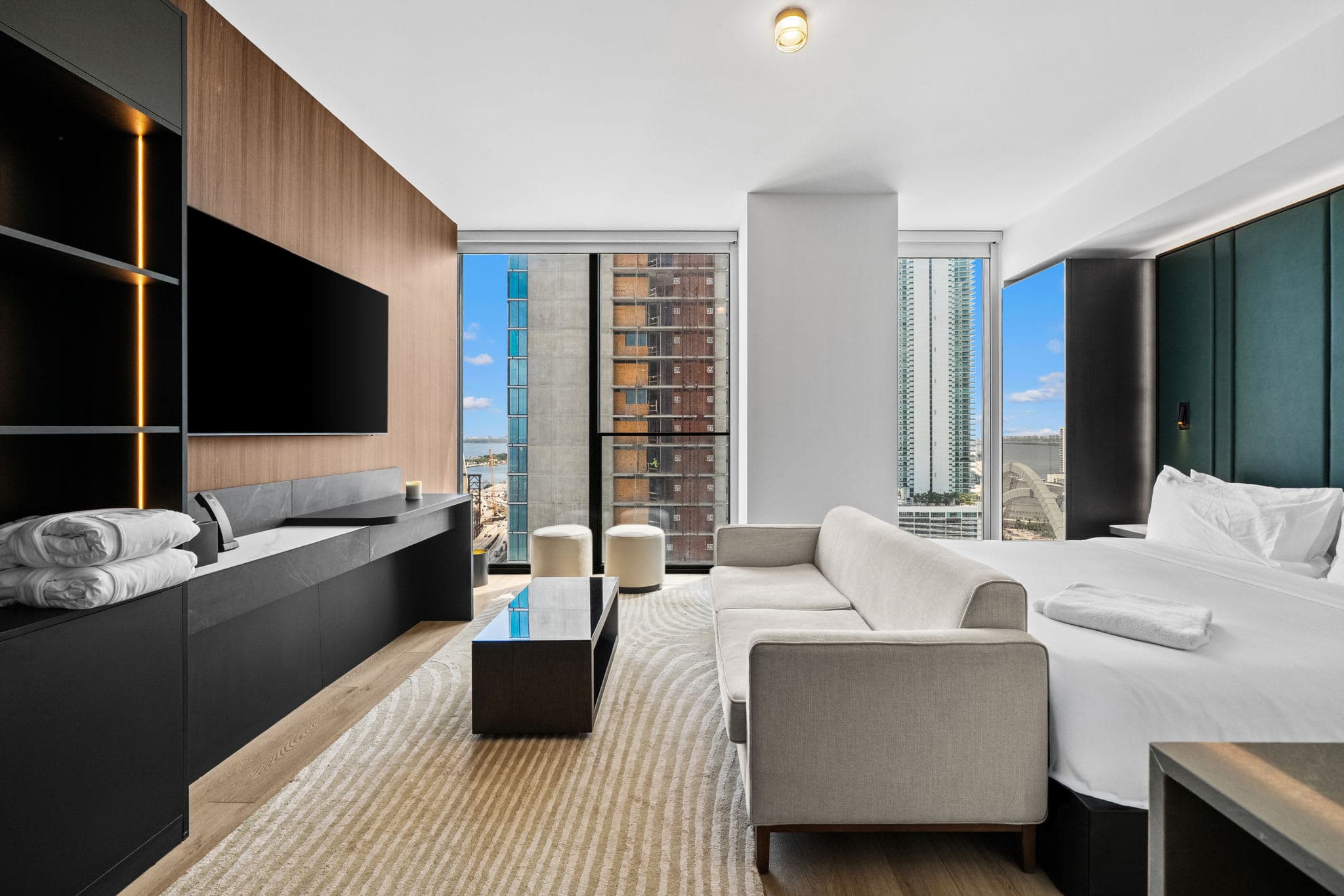 Luxury E11EVEN Suite with Elite Pool & Views