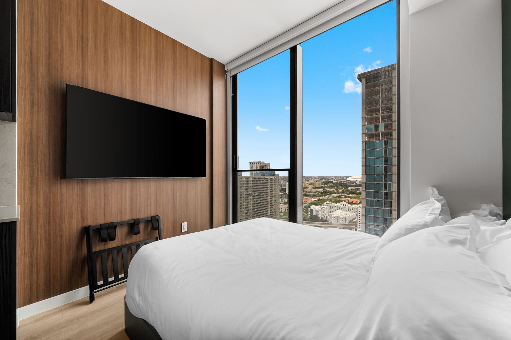Elite E11EVEN Condo with Rooftop Pool & Resort Gym