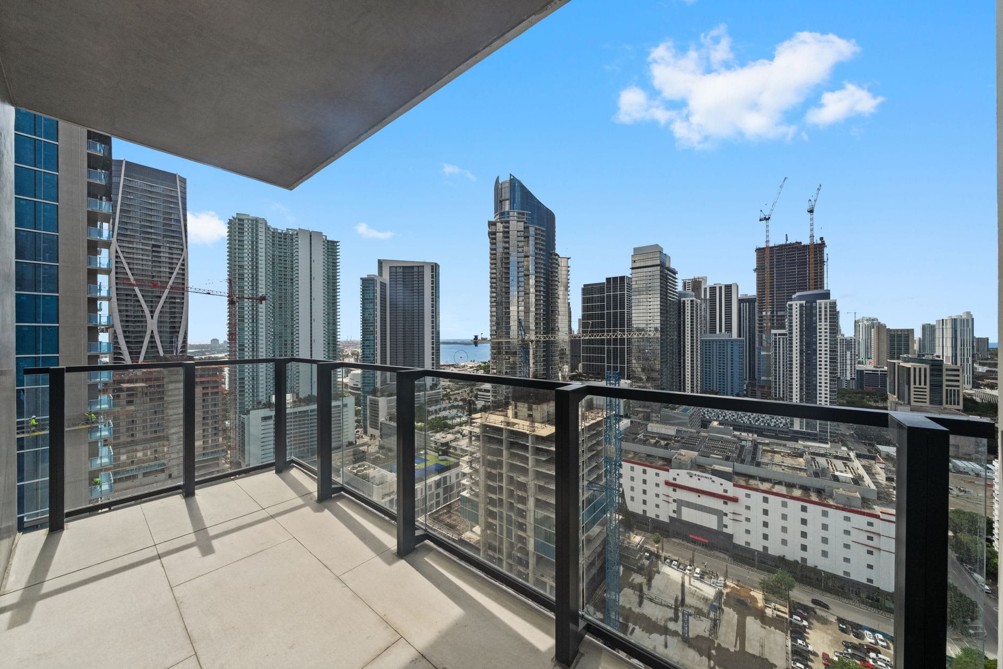 33rd Floor Stunning Suite at E11EVEN Rooftop Pool Balcony Gym
