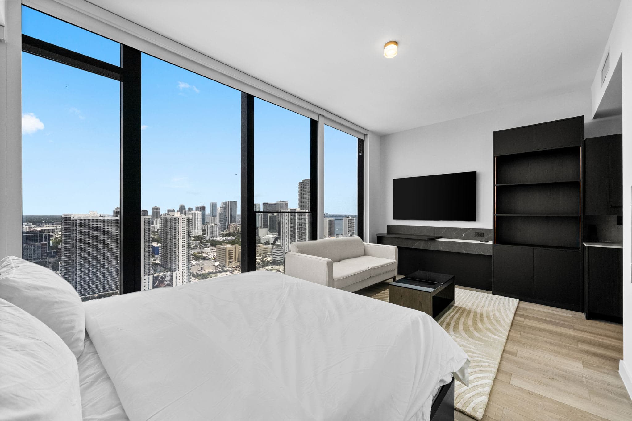 Luxury E11EVEN 35th Floor Suite w/ City & Bay View