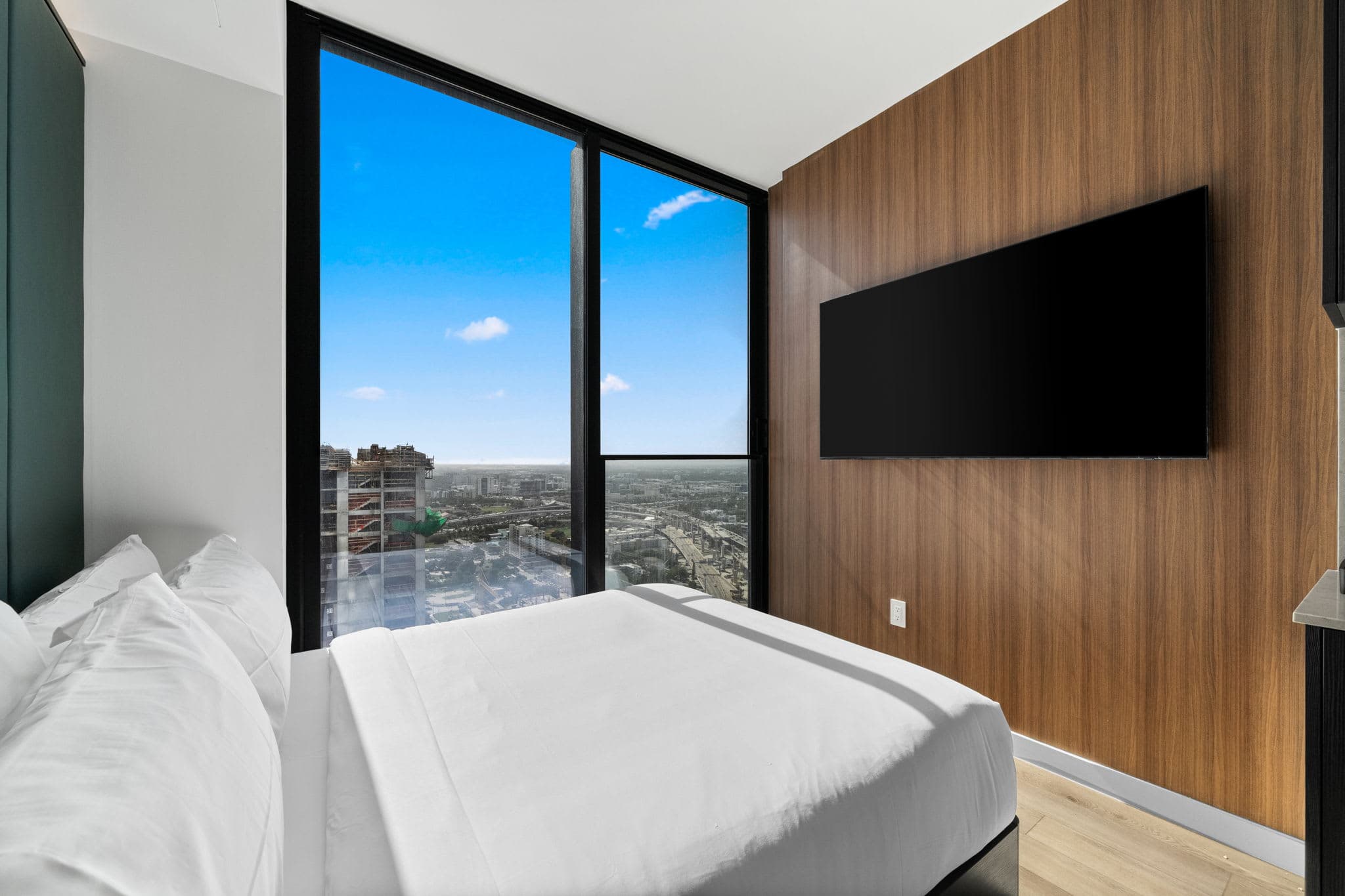 36th Floor E11EVEN Escape w/ Bay & City Views