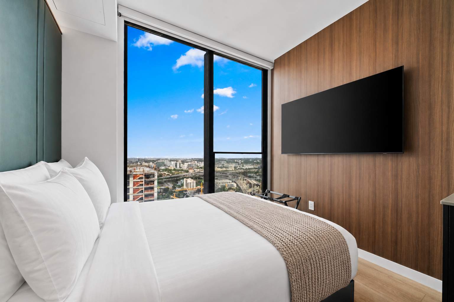 37th Floor Stunning Studio At The E11EVEN Residences